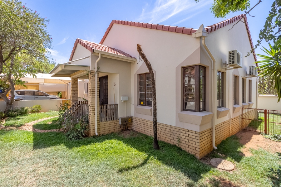 3 Bedroom Property for Sale in Geelhoutpark North West